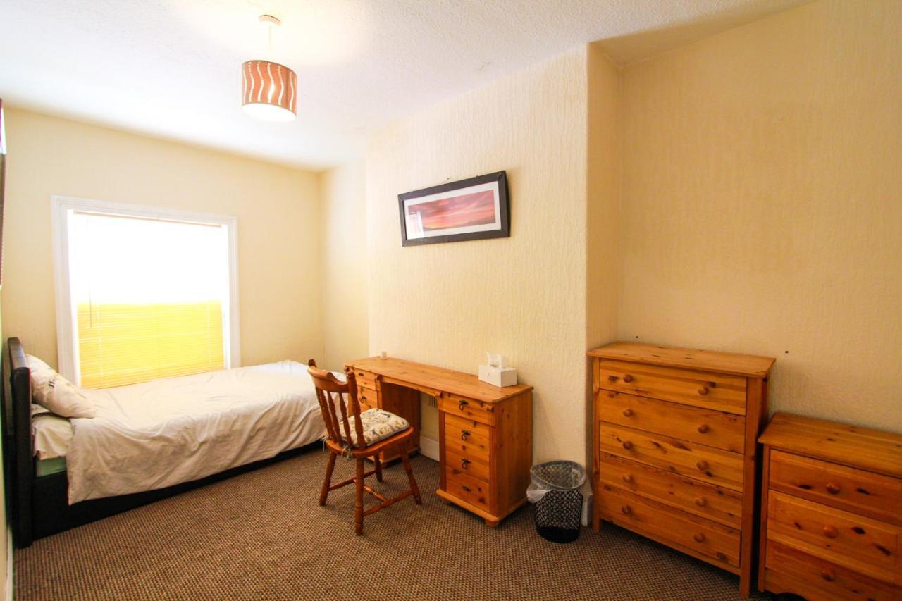 Central Bolton Accommodation Room photo