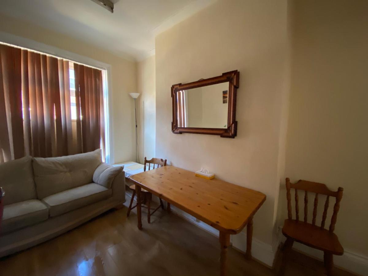 Central Bolton Accommodation Room photo
